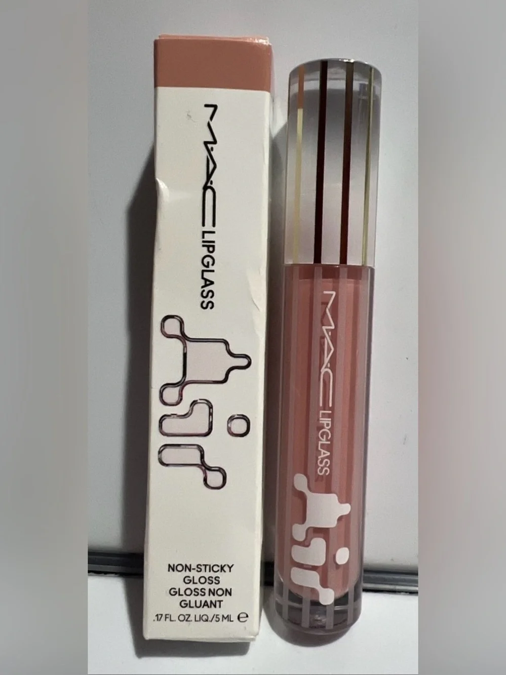 New! MAC Cosmetics Lipglass Air BEHAVED